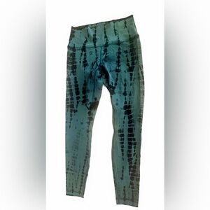 Lululemon Teal and Black Leggings size 8